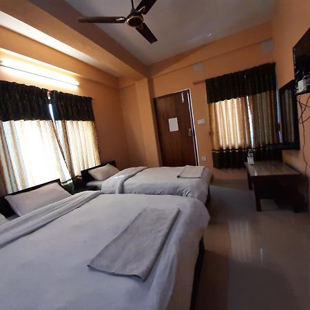 بوكْرا Hotel Eagle Zone المظهر الخارجي الصورة