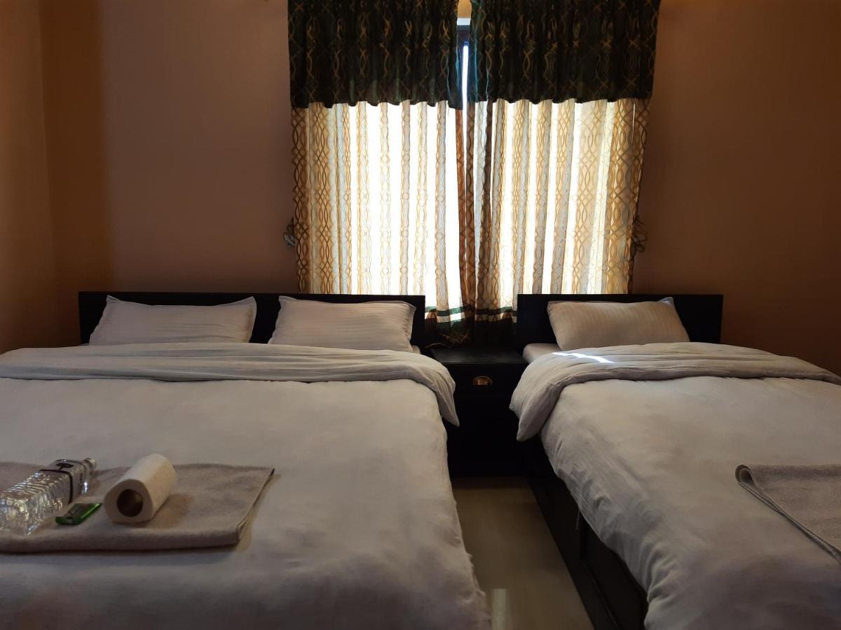 بوكْرا Hotel Eagle Zone المظهر الخارجي الصورة