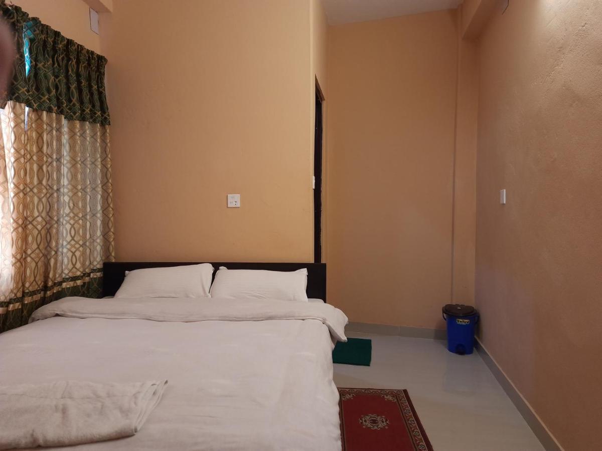 بوكْرا Hotel Eagle Zone المظهر الخارجي الصورة