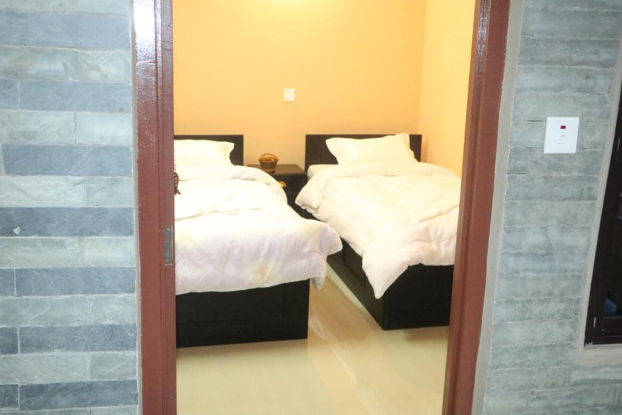 بوكْرا Hotel Eagle Zone المظهر الخارجي الصورة