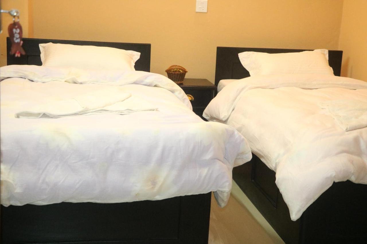 بوكْرا Hotel Eagle Zone المظهر الخارجي الصورة