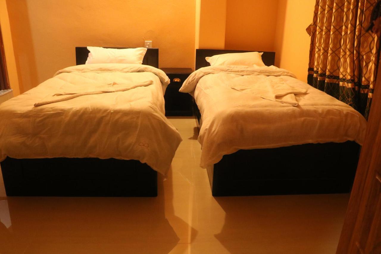 بوكْرا Hotel Eagle Zone المظهر الخارجي الصورة